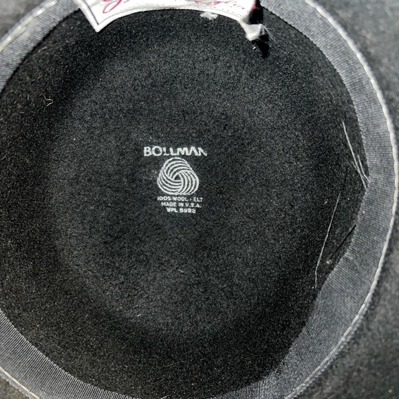 Black hat with black and gold adornment - Picture 4 of 5